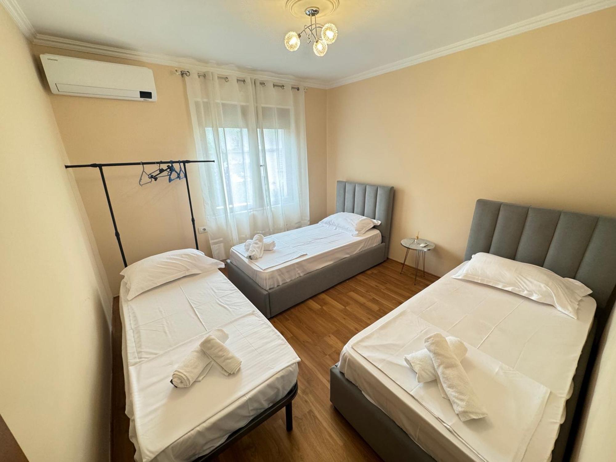 Skanderbeg Square Apartment 02 Tirana Eksteriør billede